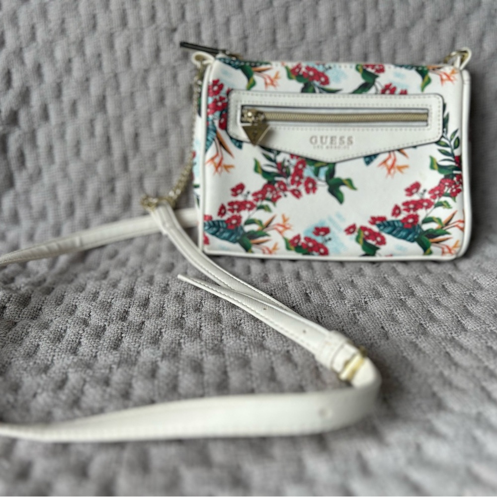 Guess White Floral Crossbody Bag with Adjustable Strap